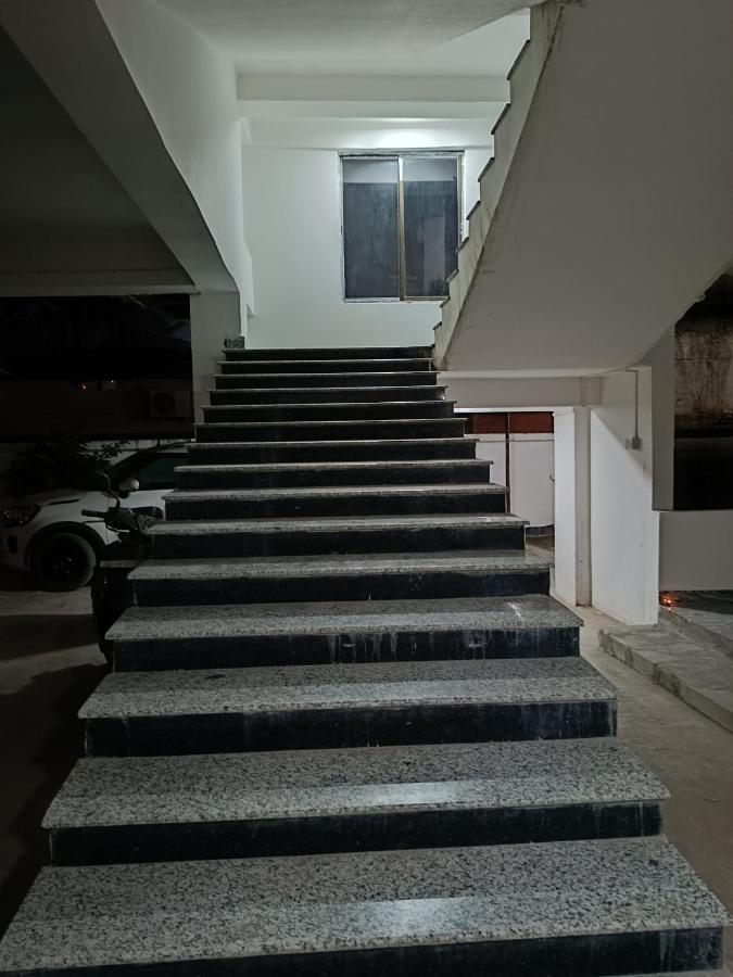 Hotel Atithi Grand Гувахати Экстерьер фото