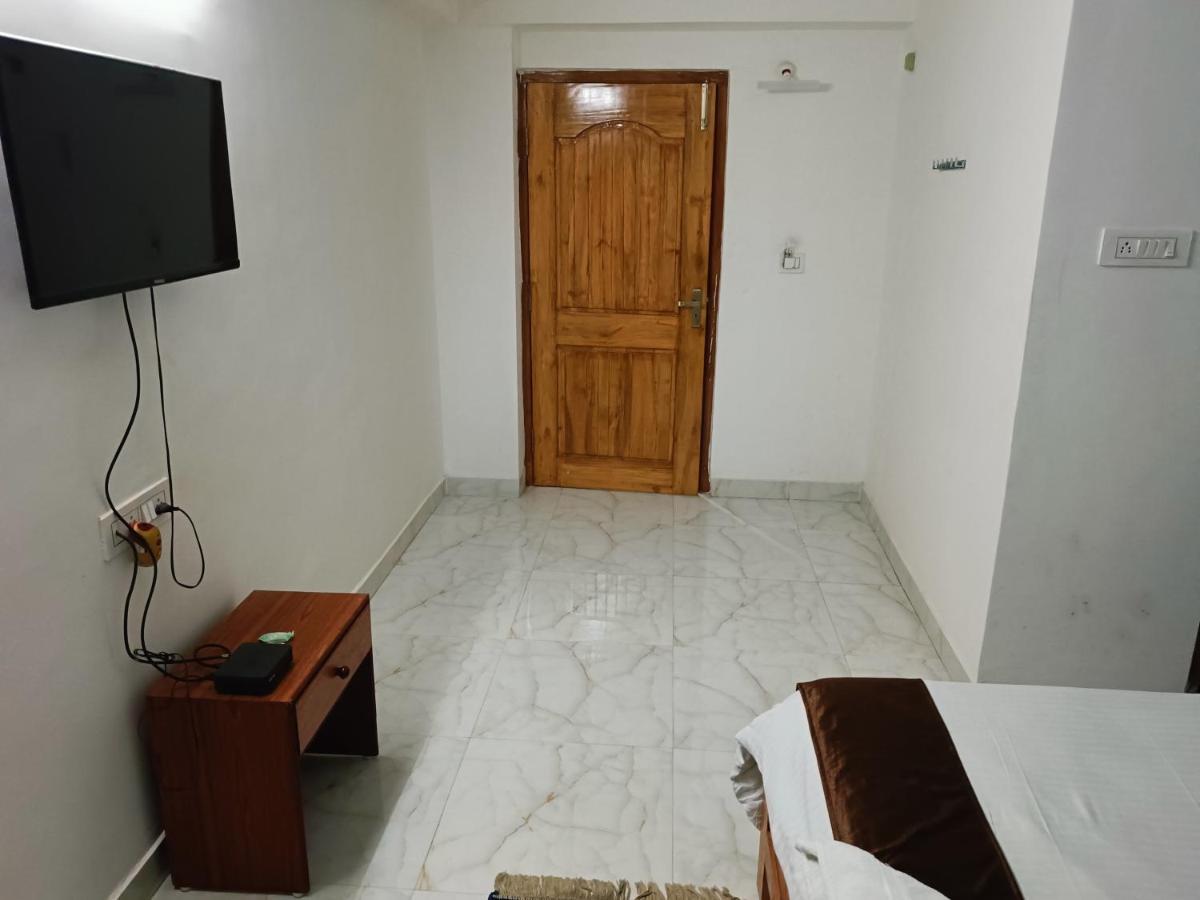 Hotel Atithi Grand Гувахати Экстерьер фото
